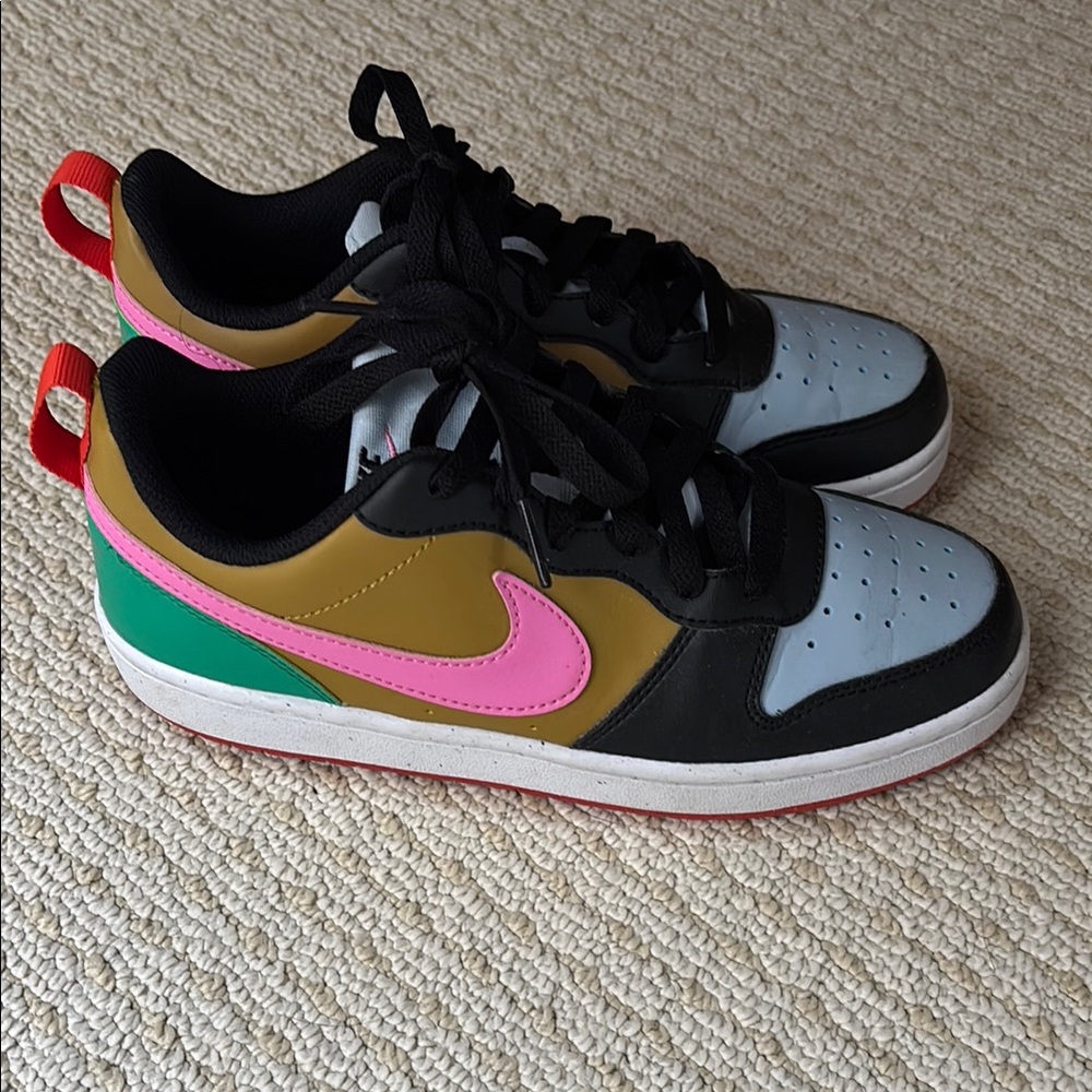 Nike Kids Court Borough Low Sneakers Like New!